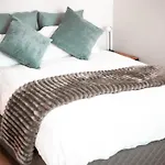 16 On Bree Luxury Studio Apartment With City Mountain Views