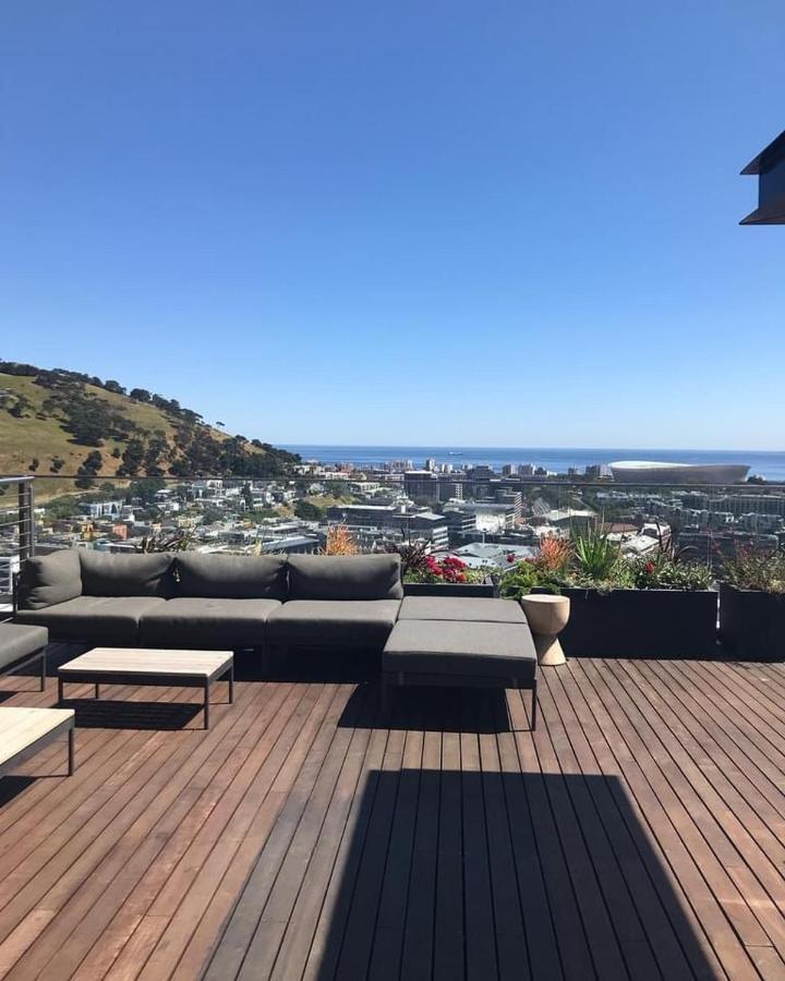 Apartment 16 On Bree Luxury With Mountain Views Cape Town