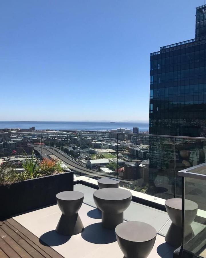 Apartment 16 On Bree Luxury With Mountain Views Cape Town